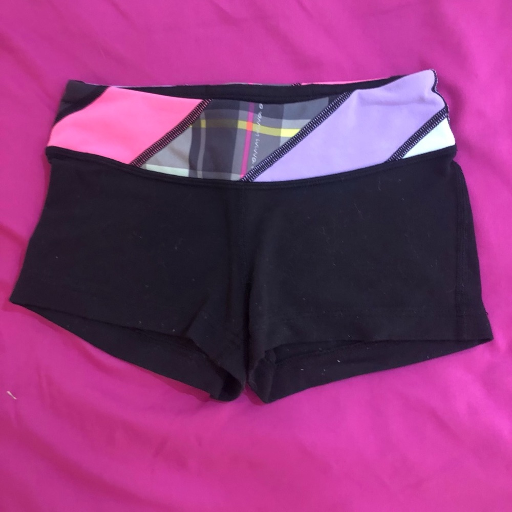 Size 6 Ivivva shorts for kids!